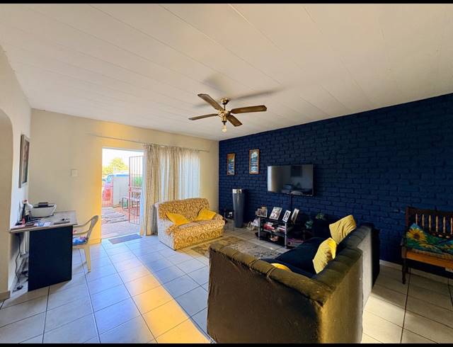 3 BEDROOM DUPLEX FOR SALE IN STRUBENVALE